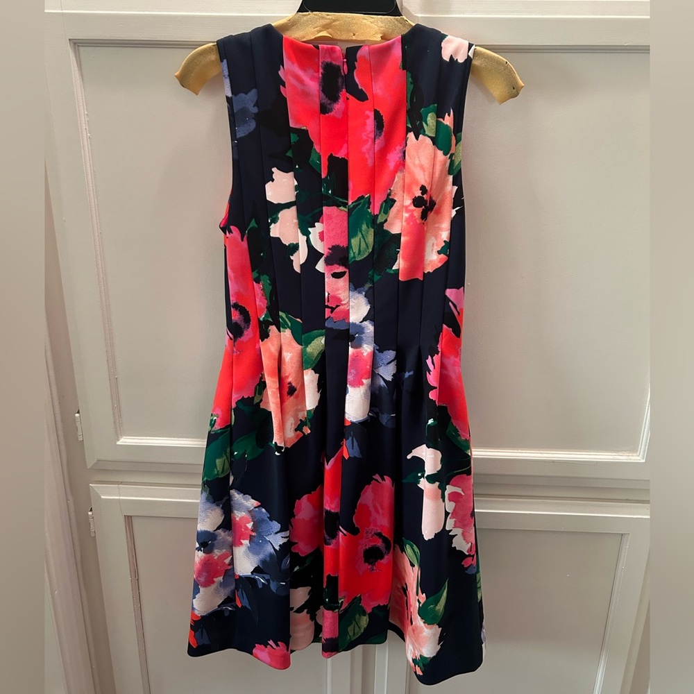 Vince Camuto navy blue floral dress size 6 - Picture 2 of 2